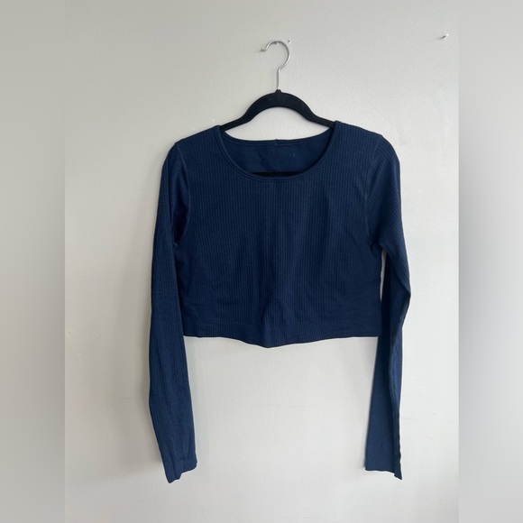 lululemon athletica Tops - Lululemon cropped ribbed long sleeve, blue